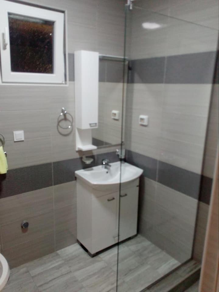 Apartmani M&V Sutomore Bagian luar foto