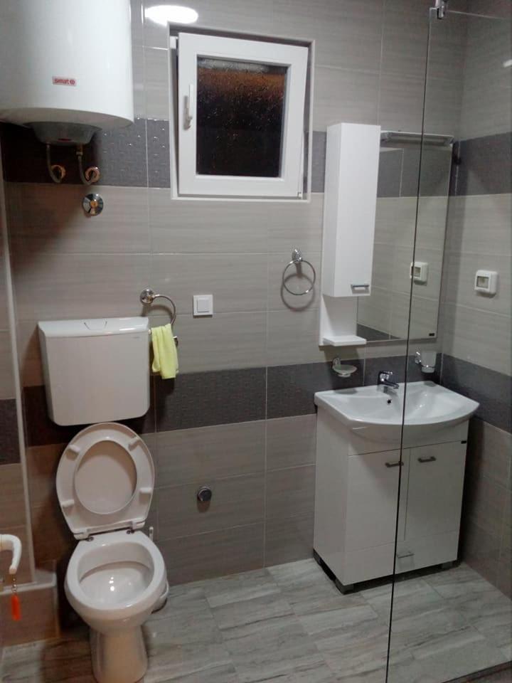 Apartmani M&V Sutomore Bagian luar foto