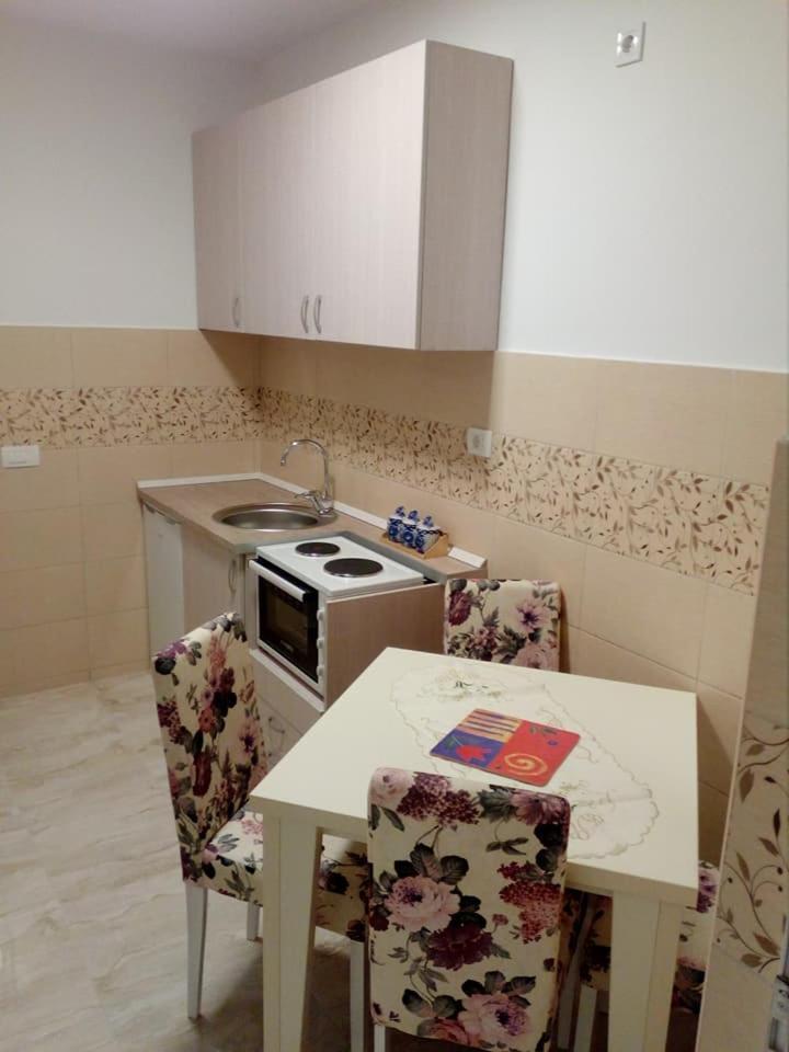 Apartmani M&V Sutomore Bagian luar foto